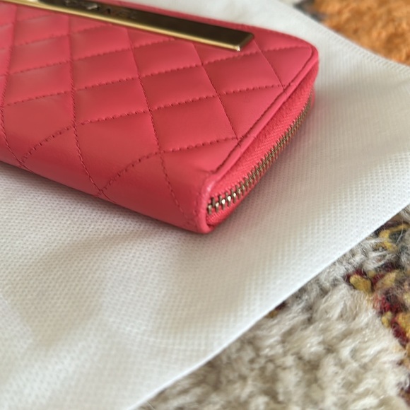 EUC w/COA Chanel long zip wallet - Picture 3 of 8